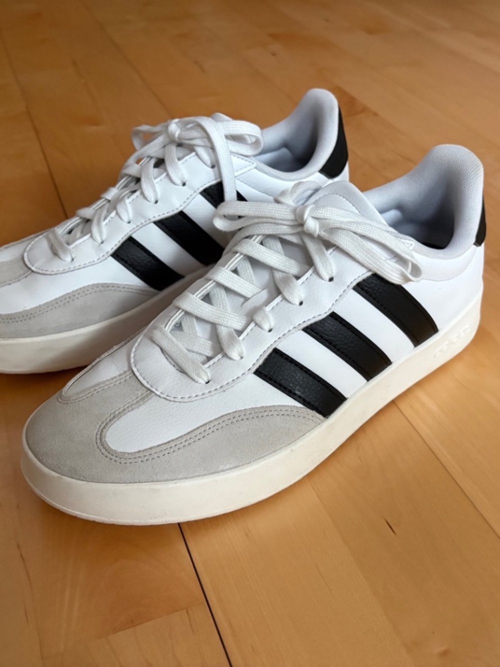 Adidas Barreda White/Black/Grey - Mens Size 10